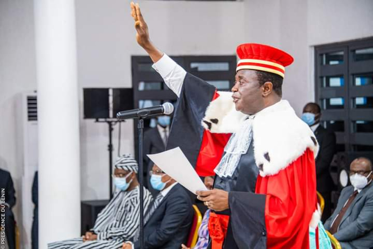 NOMME PRESIDENT DE LA COUR SUPREME : Victor Adossou prête serment