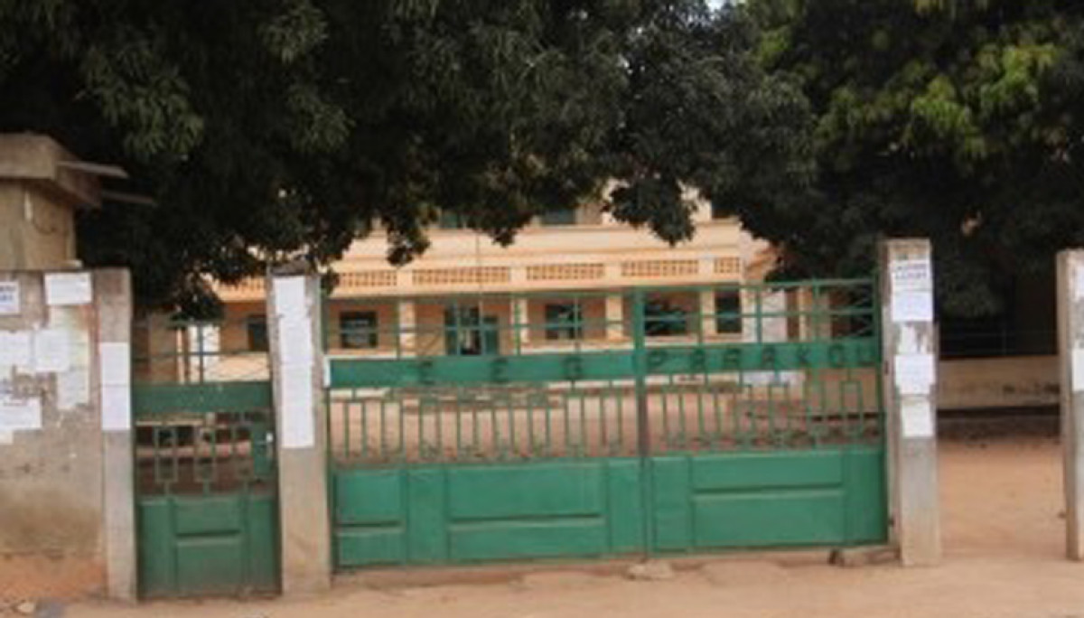 CEG HUBERT MAGA DE PARAKOU : Un élève agresse son enseignant