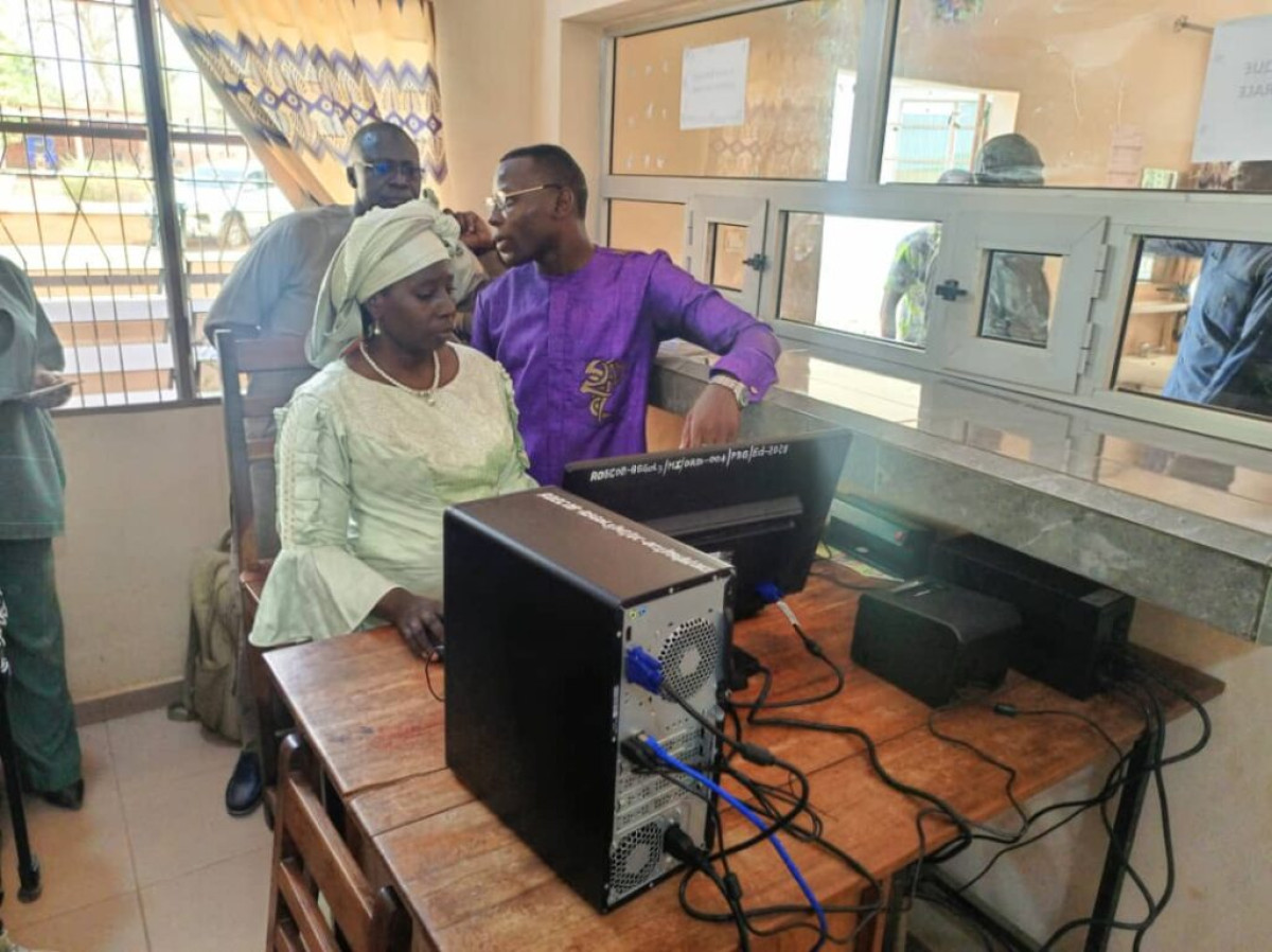 MISE EN SERVICE DU GUICHET UNIQUE INFORMATISÉ DE LA MAIRIE DE PARAKOU : La Coopération Suisse et l&rsquo;Adecob soulagent les peines des populations