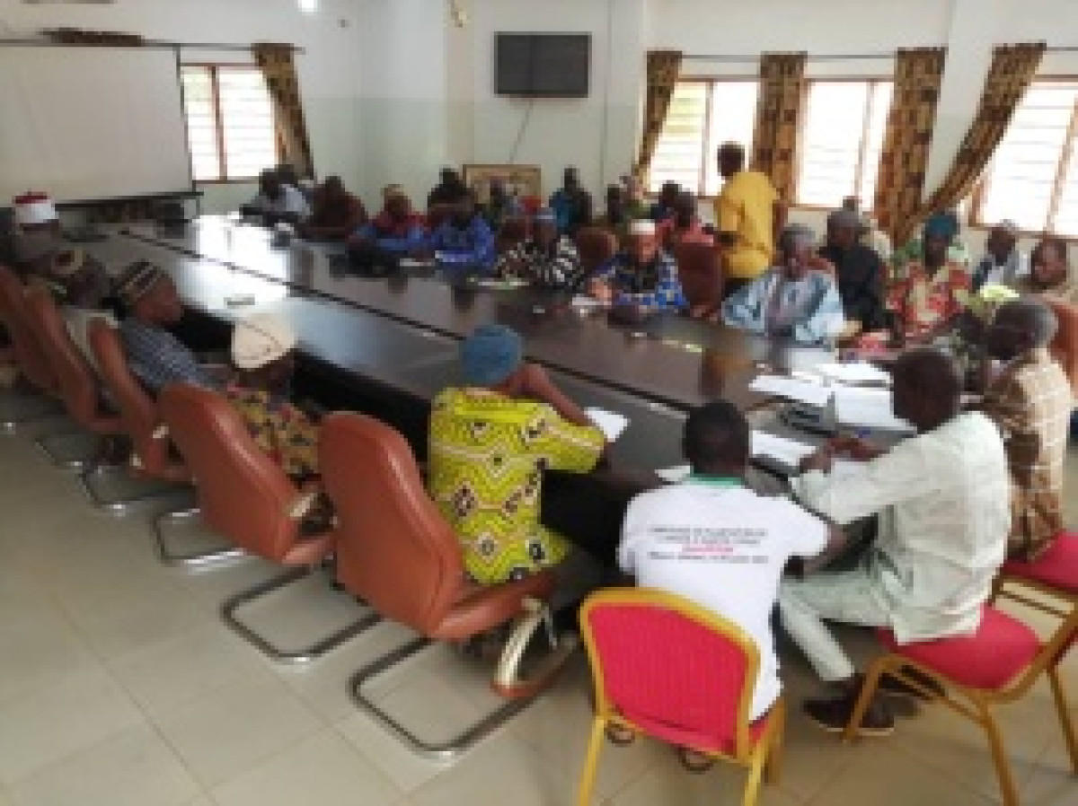 MISE EN ŒUVRE DU PLAN DE SÉDENTARISATION DES ÉLEVEURS DE GROS BÉTAILS À PÉHUNCO : Le maire Orou Maré en phase avec Talon