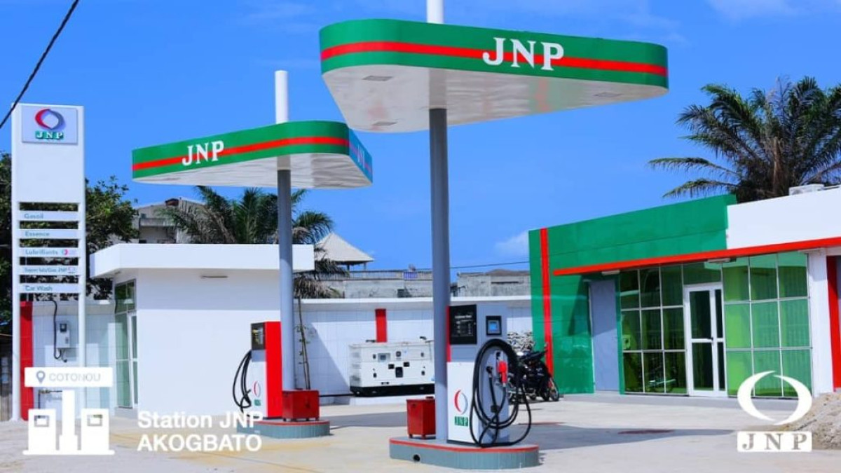 BÉNIN :  L&rsquo;essence en rupture dans les stations  . Talon n&rsquo;est pas prêt pour éradiquer le kpayo