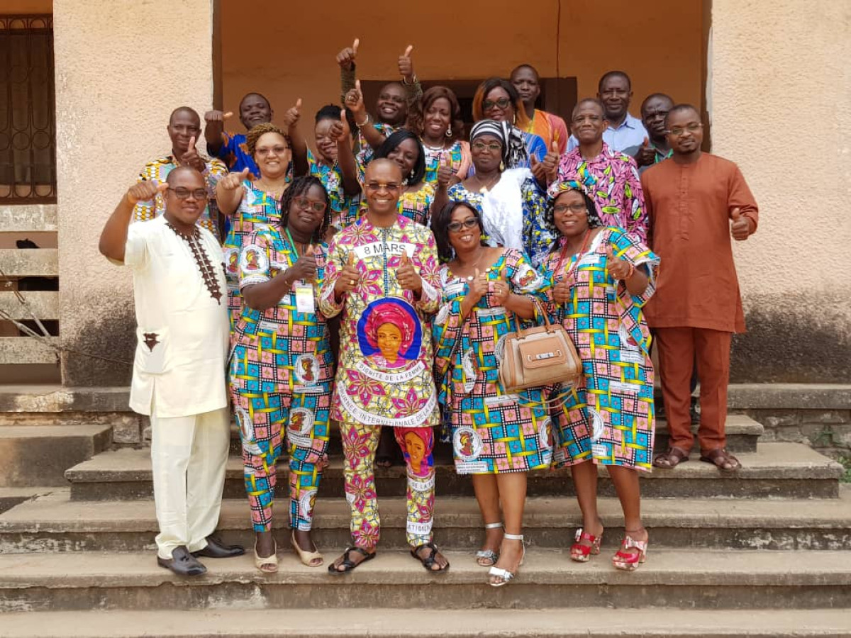 CÉLÉBRATION EN DIFFERE DU 8 MARS A LA PRÉFECTURE DE PARAKOU  : Le préfet Cissé communie avec son personnel féminin