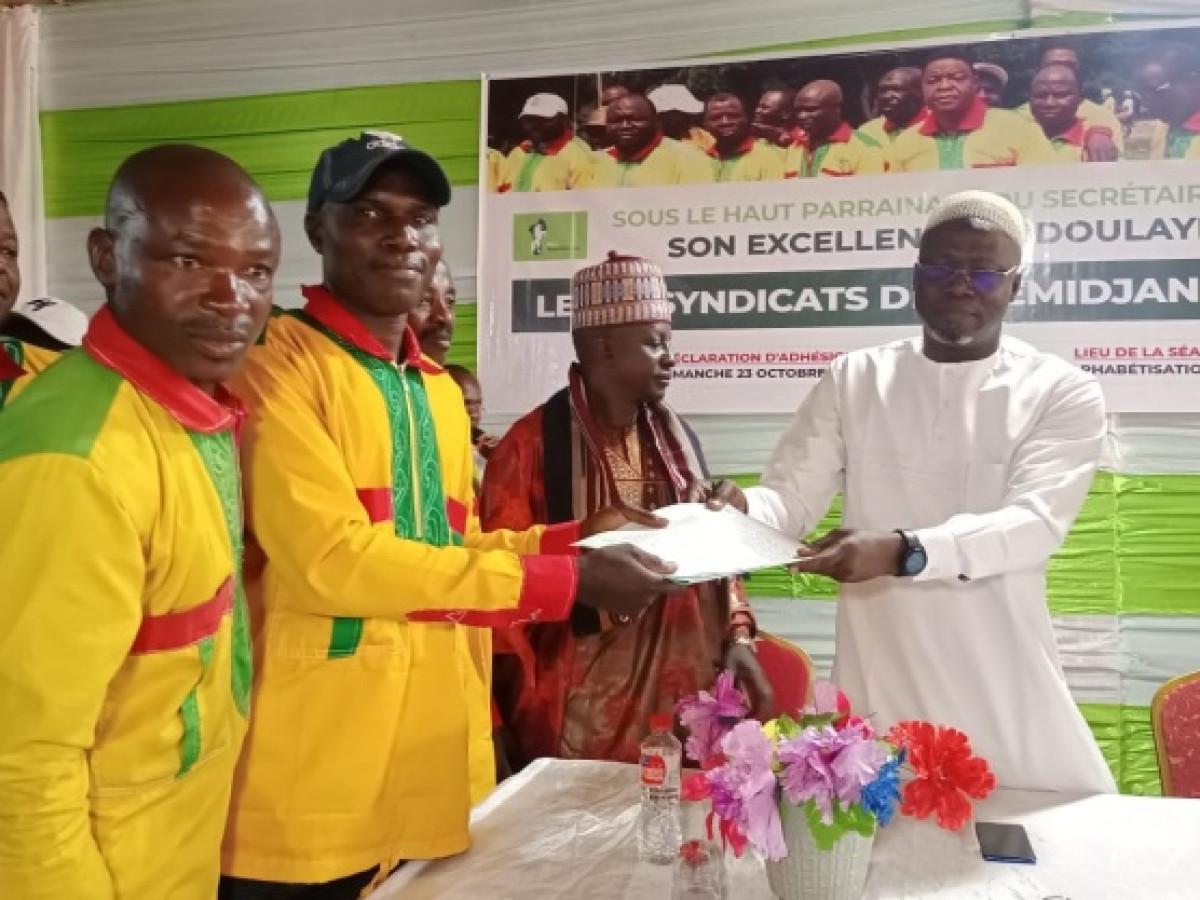 GRÂCE AU LEADERSHIP DU MINISTRE ADAMBI : Les conducteurs de taxi-moto de Parakou adhèrent au Br