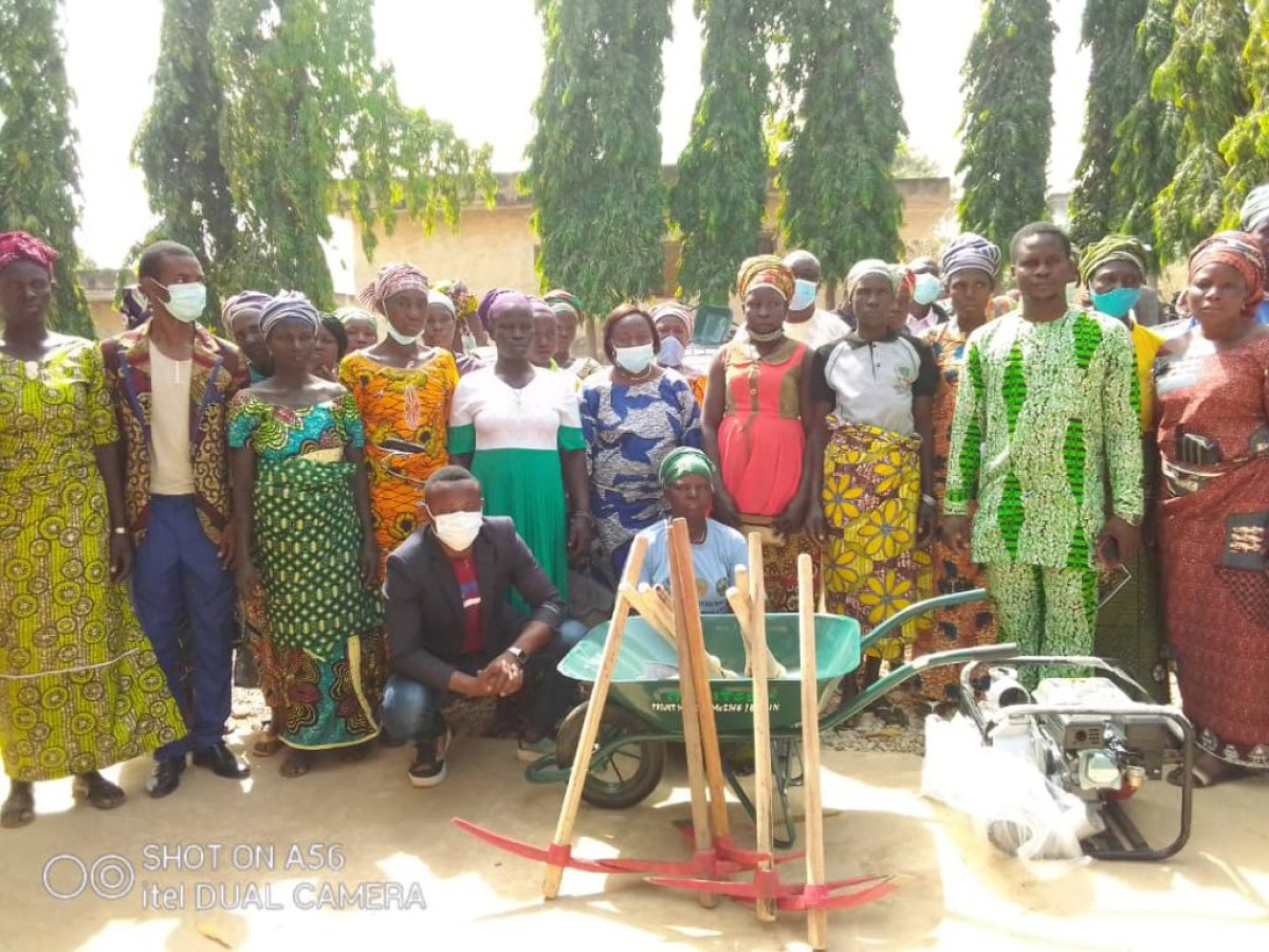 AMÉLIORATION DE LA SÉCURITÉ ALIMENTAIRE DANS LE DÉPARTEMENT DE L&rsquo;ATACORA : L&rsquo;Ong Manitese fait don de kits de maraîchage à des groupements de femmes