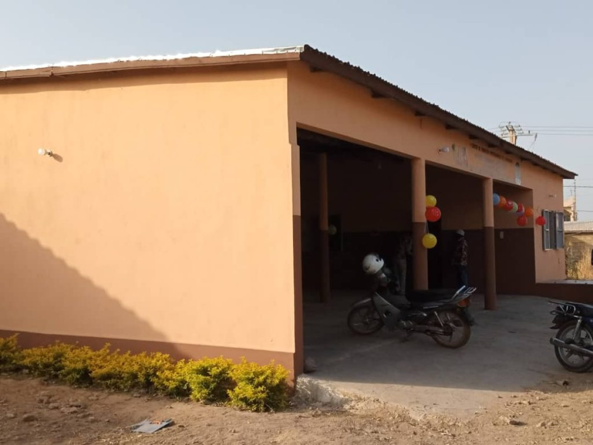 INAUGURATION DU CENTRE DE FORMATION PROFESSIONNELLE DE L’ASSOCIATION DES VULCANISATEURS UNIS DE PARAKOU (AVUP) : L’Association Palmier de la Suisse fait œuvre utile