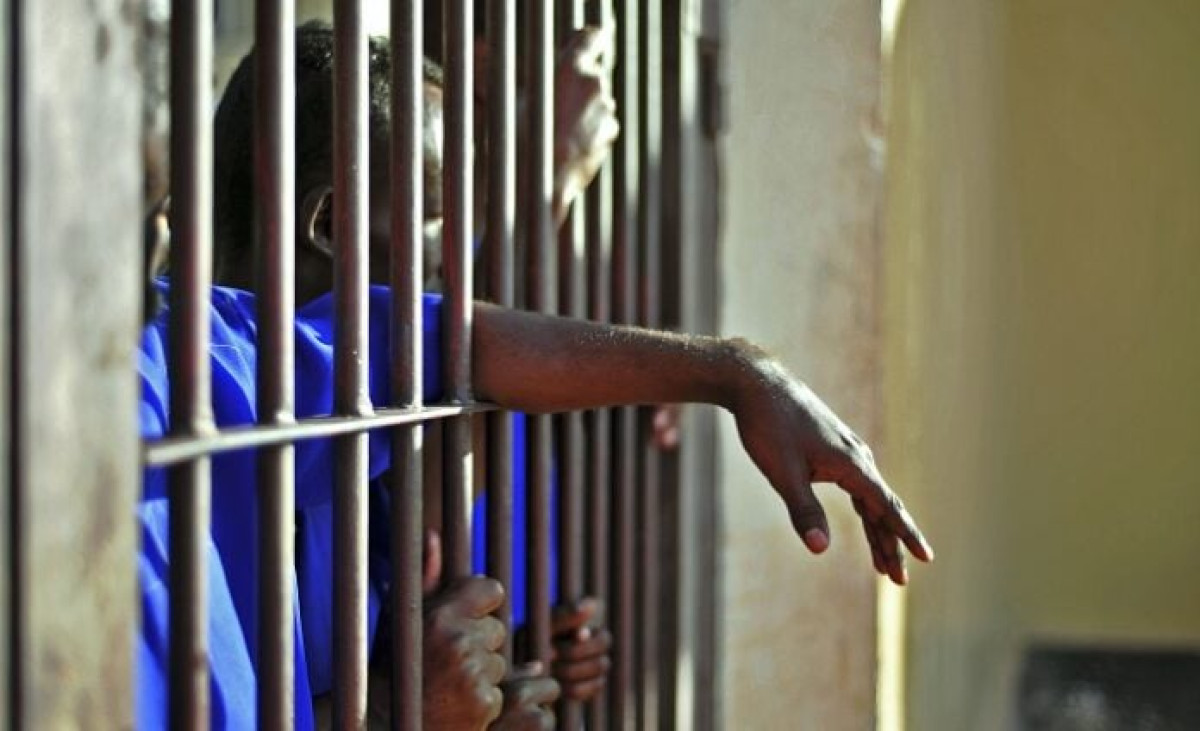 BÉNIN : Un directeur d&rsquo;école condamné à 2 ans de prison pour escroquerie