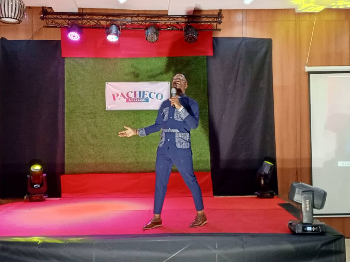 SPECTACLE D&rsquo;HUMOUR  »PACHECO À PARAKOU » Les populations ont ri à gorge déployée