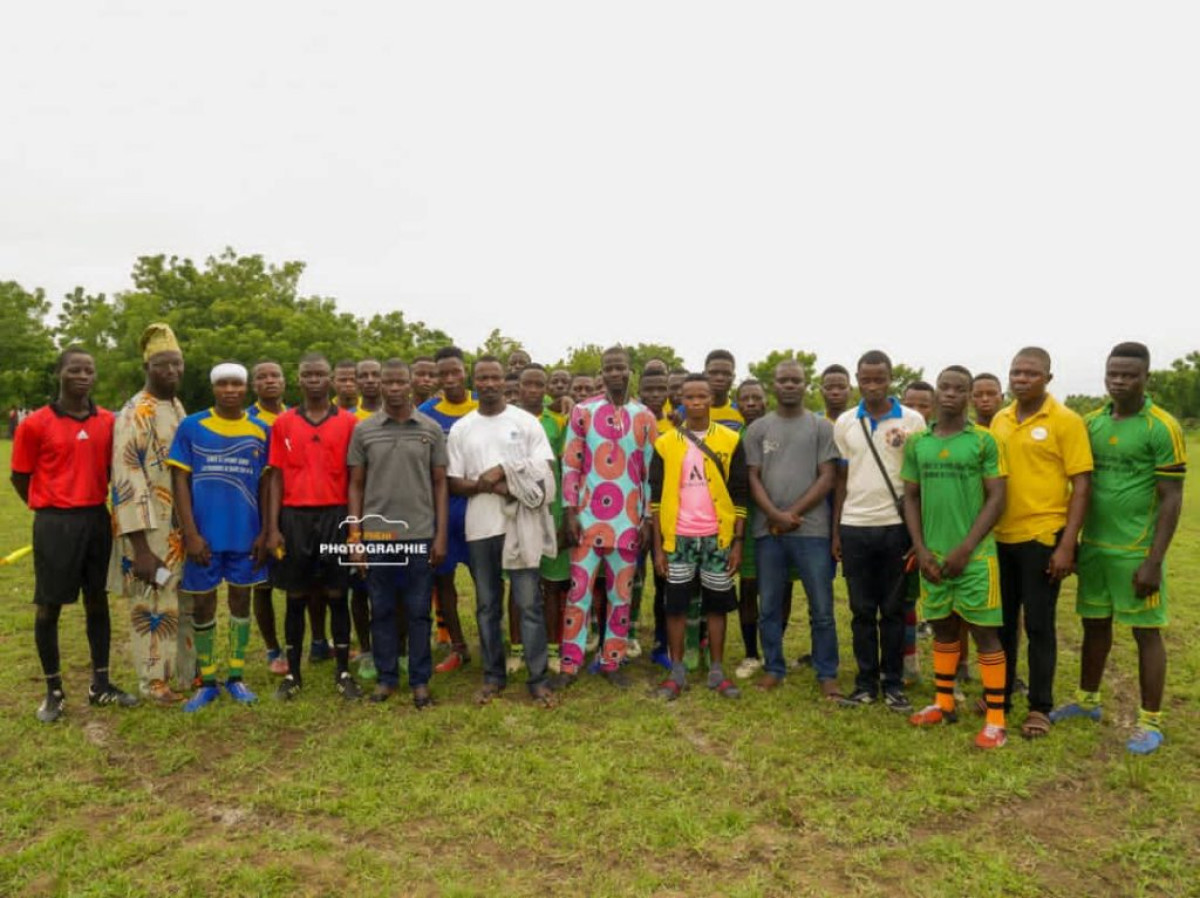 TOURNOI DE SOLIDARITÉ À SAVÈ : Ludovic Ayeni de l&rsquo;Up réunit les jeunes autour du cuir rond