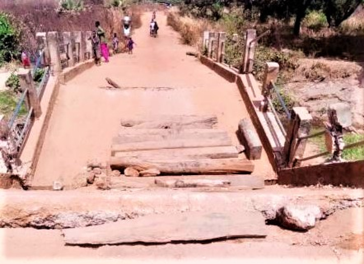 EFFONDREMENT DU PONT DU VILLAGE DE NASSOUKOU A KOUANDE : Le maire Kouandé-Sounon en larmes