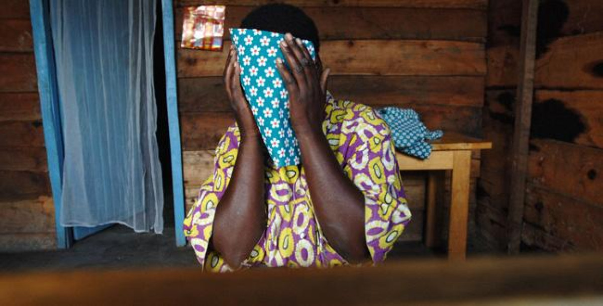 BÉNIN :  Pendant une bagarre, elle verse de l&rsquo;acide sur sa voisine