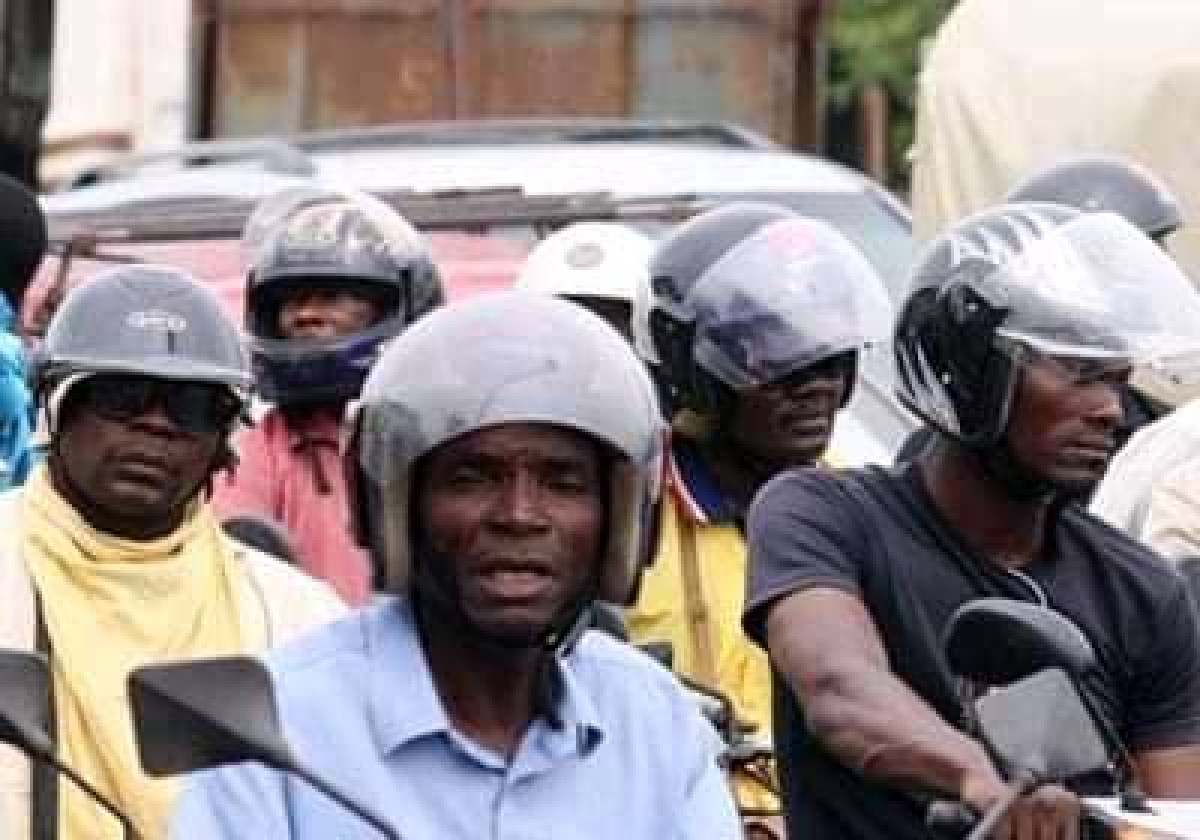 RECRUDESCENCE DES CAS D’ACCIDENTS DE CIRCULATION : Hilaire Affoukou invite les usagers au port de casques