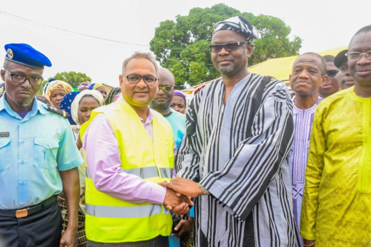 BÉNIN/PROJET D&rsquo;ÉLECTRIFICATION RURALE DE 100 LOCALITÉS : Le Ministre Adambi lance les travaux à Zè, Savè et Nikki