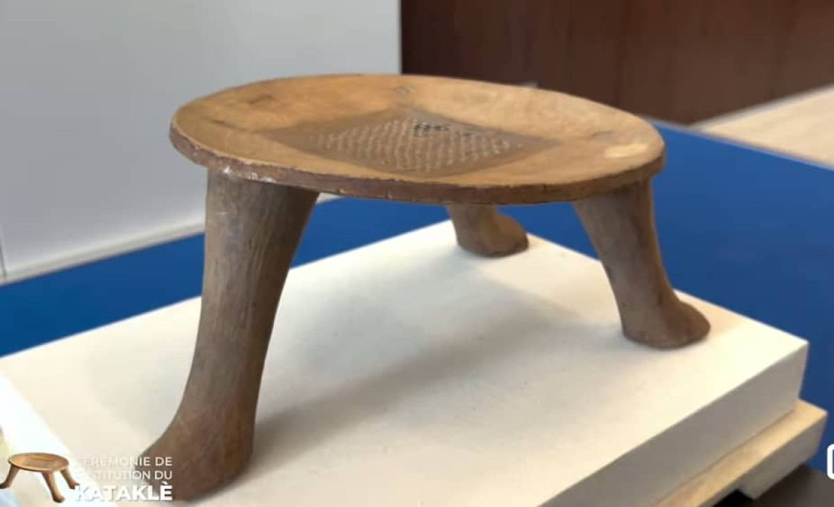 Restitution des œuvres conservées à l&rsquo;étranger: le Bénin reçoit son Kataklé, tabouret royal cérémoniel 