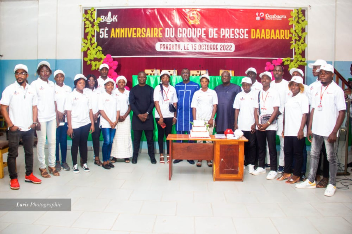 À TRAVERS UNE INÉDITE ET GRANDIOSE CÉLÉBRATION DE SON CINQUIÈME ANNIVERSAIRE, Daabaaru confirme sa place de leader dans le septentrion . Personnel et partenaires distingués