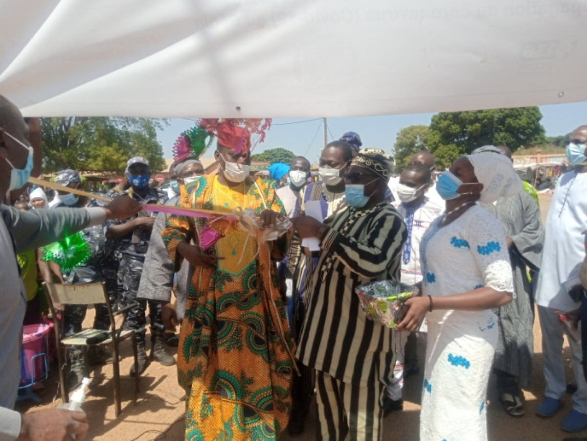 8E ÉDITION DE LA FOIRE ÉCONOMIQUE RÉGIONALE À NIKKI : L&rsquo;Adécob et la Coopération Suisse promeuvent les produits locaux . La fête commerciale se poursuit jusqu&rsquo;au 4 novembre