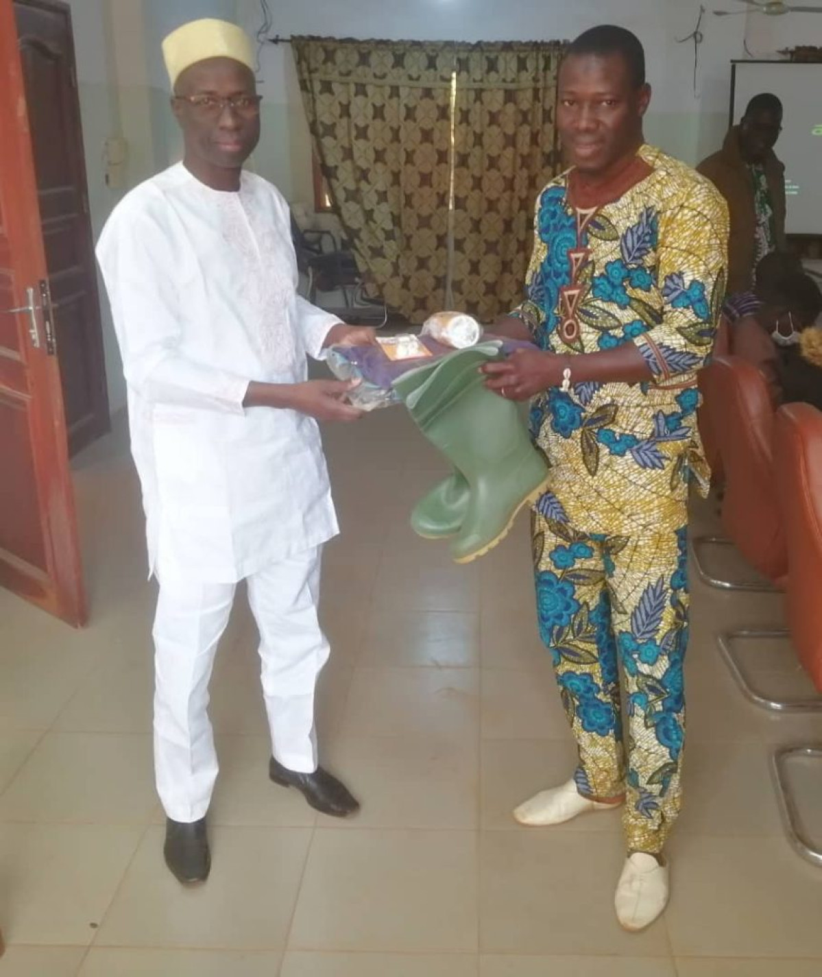 MOBILISATION DES RESSOURCES PROPRES À LA MAIRIE DE PÉHUNCO : Proreforme/Giz dote les agents collecteurs de matériels