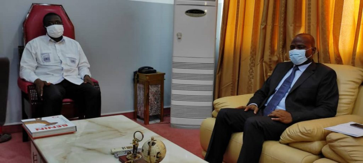 NOMMÉ AMBASSADEUR EXTRAORDINAIRE ET PLÉNIPOTENTIAIRE DU BENIN PRES LE ROYAUME DE L&rsquo;ARABE SAOUDITE, Adam Bagoudou, reçu par Victor Adossou