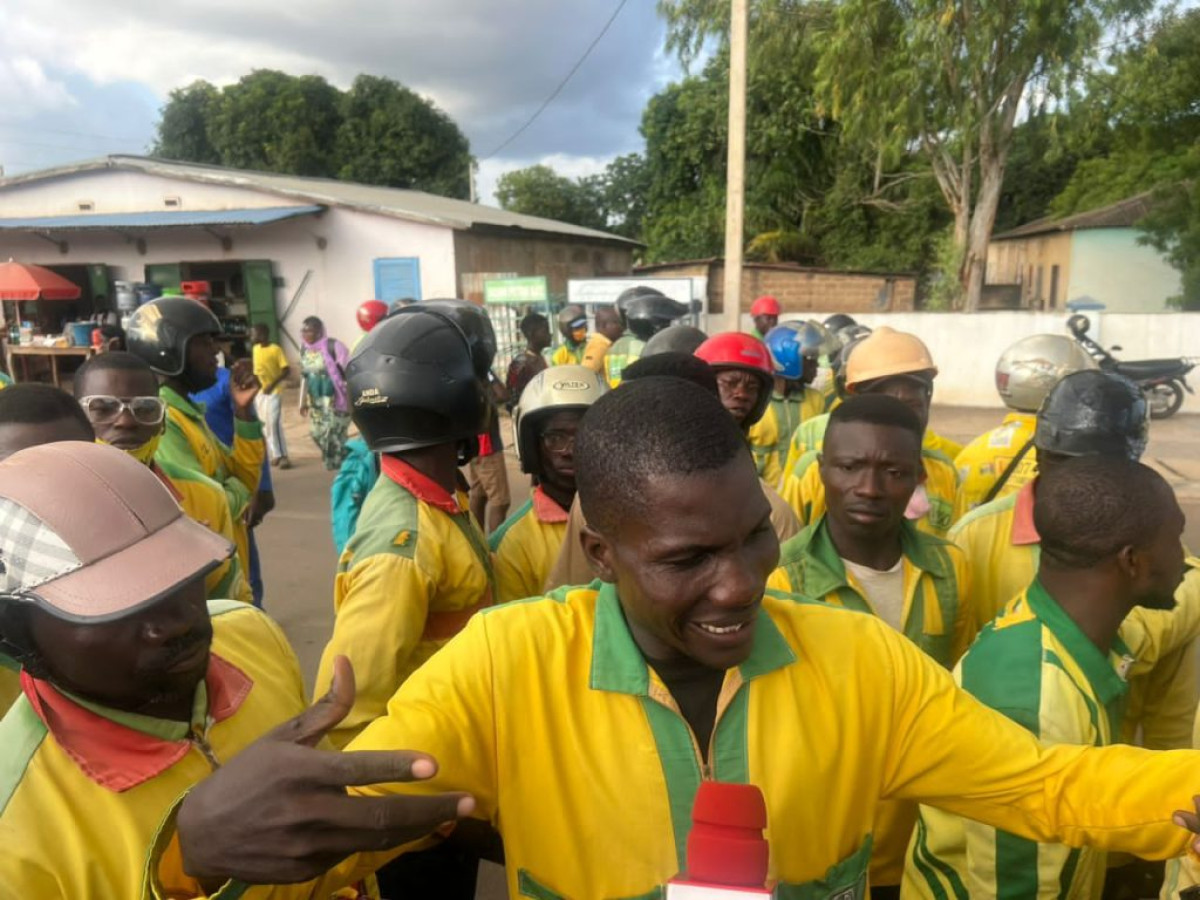 PARAKOU : La police républicaine disperse les zémidjans à coup de gaz lacrymogène