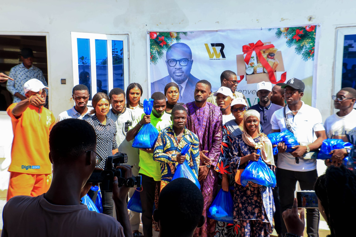 À travers un don de vivres aux jeunes à Parakou: le Fan-club Jeunes Waro 26 exprime sa générosité