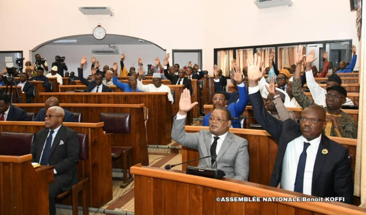 BENIN/ATTRIBUTION DE NOM DE FAMILLE AUX ENFANTS :  Voici ce que dit la nouvelle loi votée par les députés ce jour