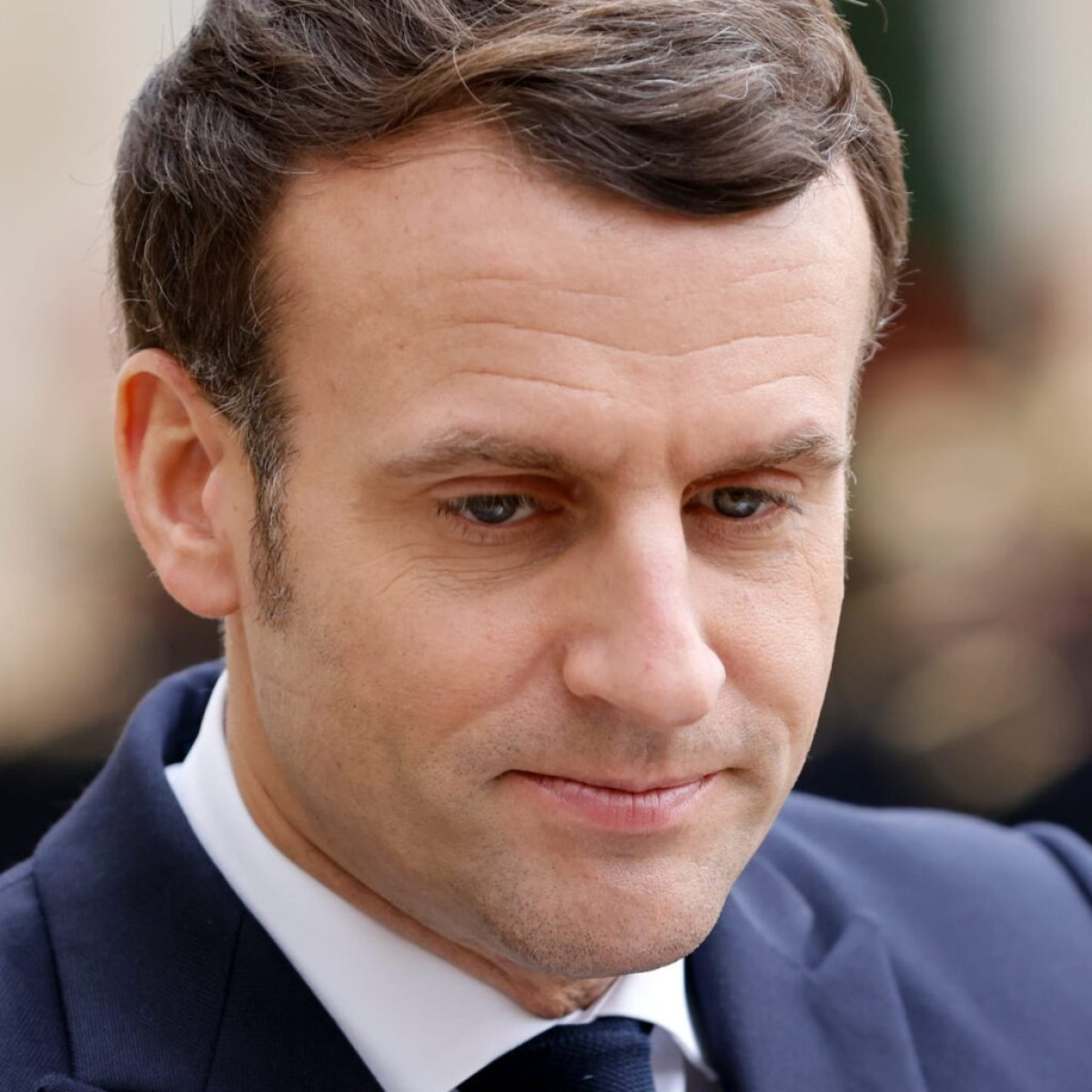 FRANCE : Après la claque, Macron reçoit un oeuf