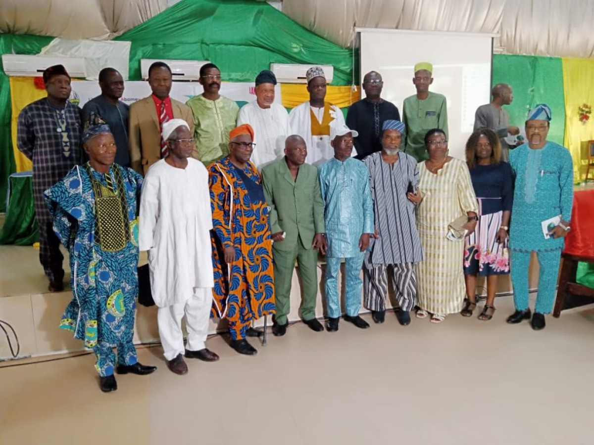 À TRAVERS UNE GRANDE CÉRÉMONIE D&rsquo;HOMMAGE À L&rsquo;UAC : Le Professeur John Igue célébré par la communauté Universitaire du Bénin et d&rsquo;Afrique . Pari gagné pour le Lares