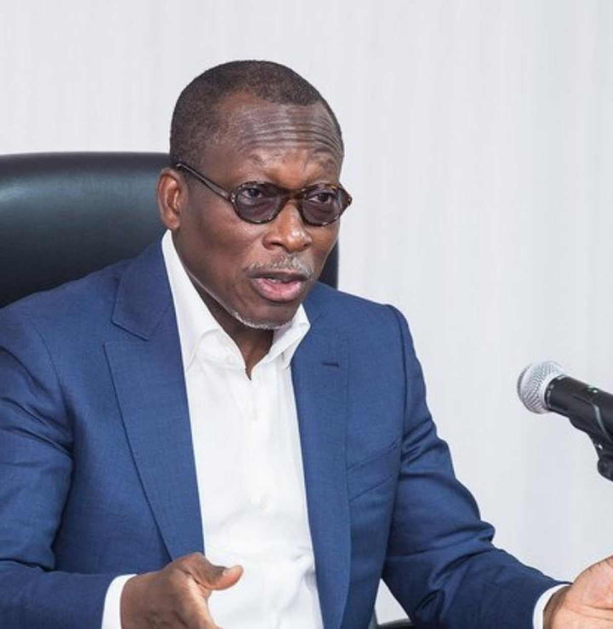 ÉDITO : Talon renvoie la balle à Azon