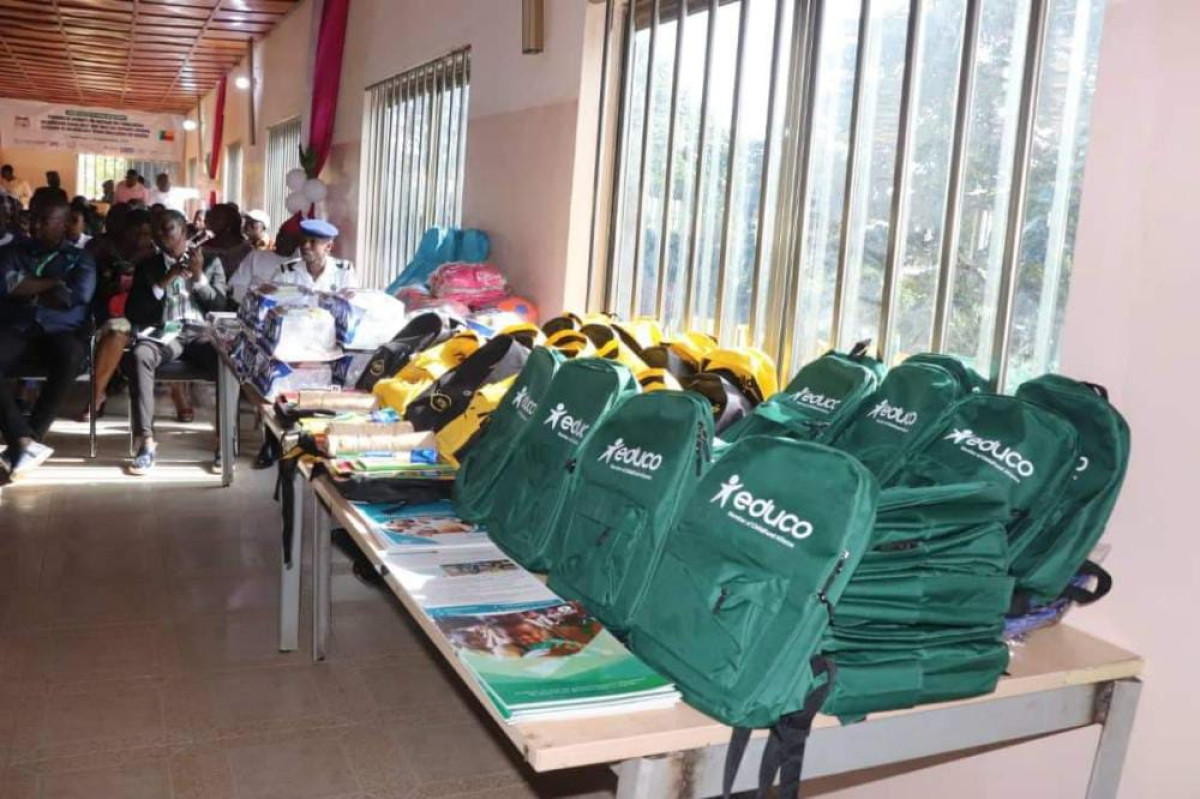 RENTRÉE SCOLAIRE 2022-2023 : Educo distribue 14.700 kits scolaires à plusieurs écoliers béninois