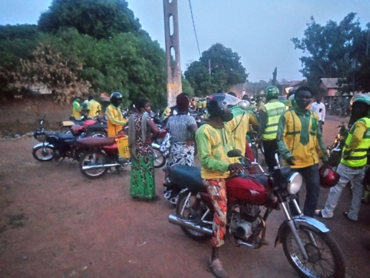 PARAKOU/POUR AVOIR ARRÊTÉ CERTAINES PERSONNES DE LEUR CORPORATION :Les conducteurs de taxi-moto en cessation de travail ce jour