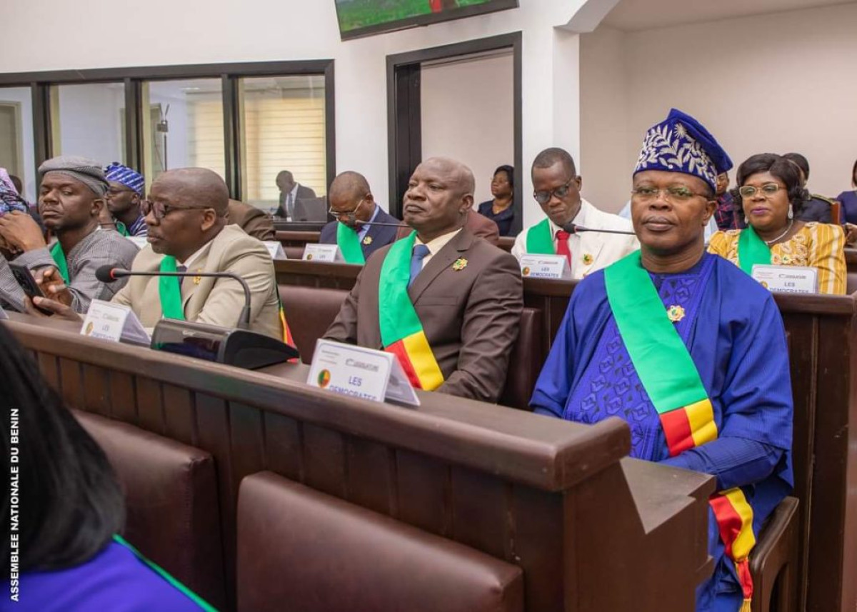 LOIS D&rsquo;AMNISTIE, LIBÉRATION DES DÉTENUS ET EXILÉS « POLITIQUES » : De l&rsquo;eau dans la bouche, Les Démocrates soufflent sur le feu