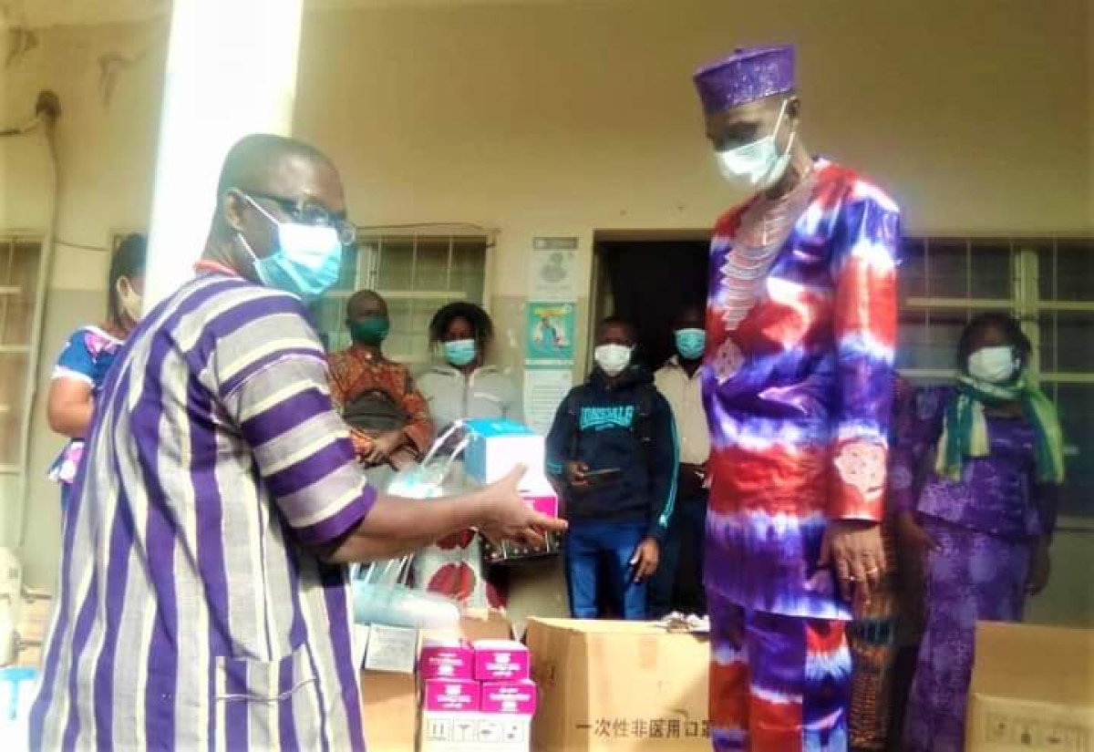 RECRUDESCENCE DES CAS DE COVID-19 A NATITINGOU : Le conseil communal dote des formations sanitaires des intrants