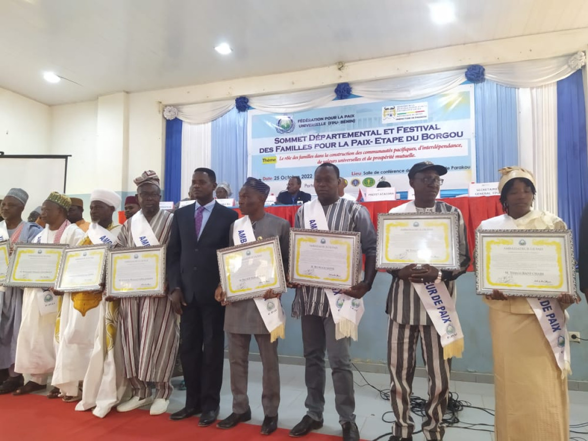 PROMOTION DE LA NON-VIOLENCE DANS LE BORGOU PAR LA FPU-BÉNIN : Cissé, Zimé Chabi, Gandé et plusieurs personnalités faits ambassadeurs de Paix