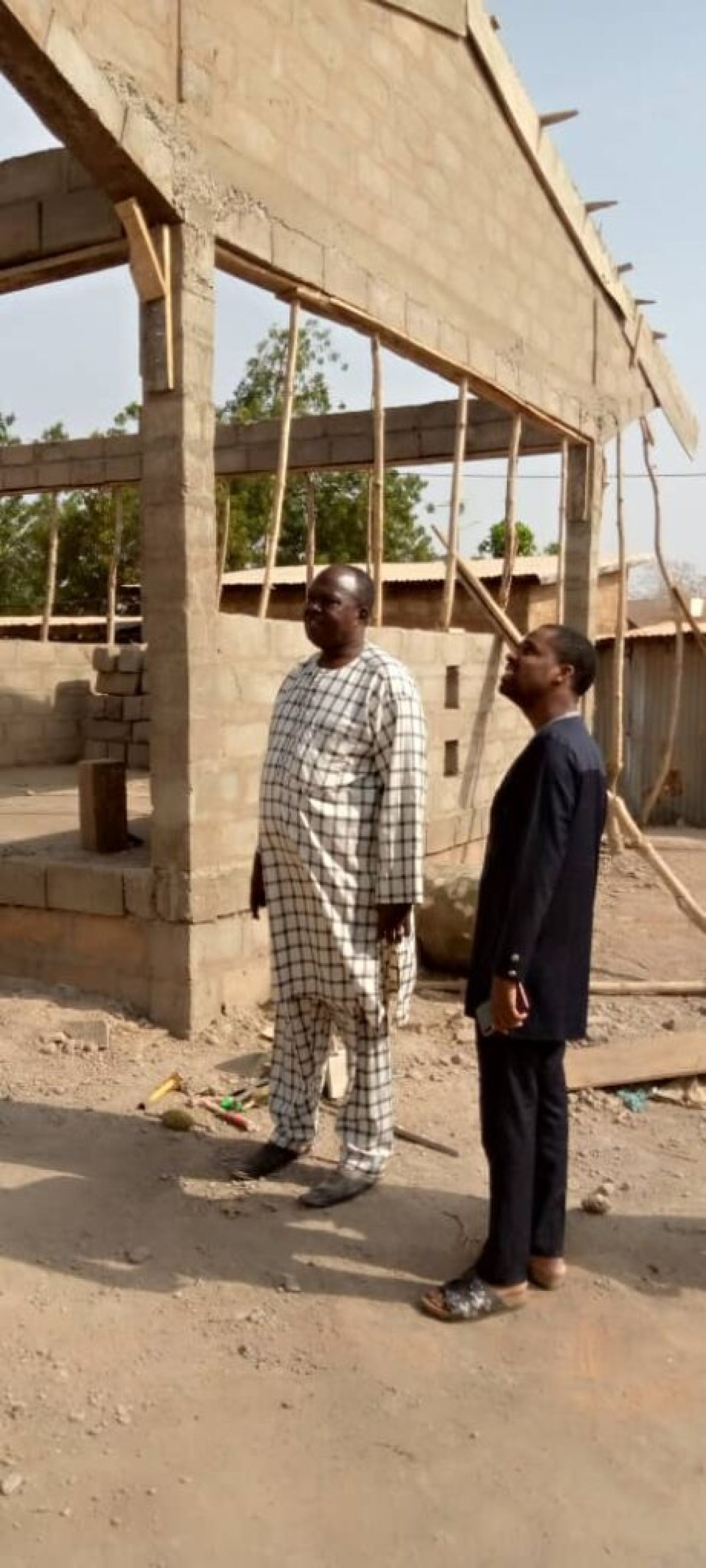 GOGOUNOU : Le maire Tidjani visite plusieurs chantiers d&rsquo;infrastructures