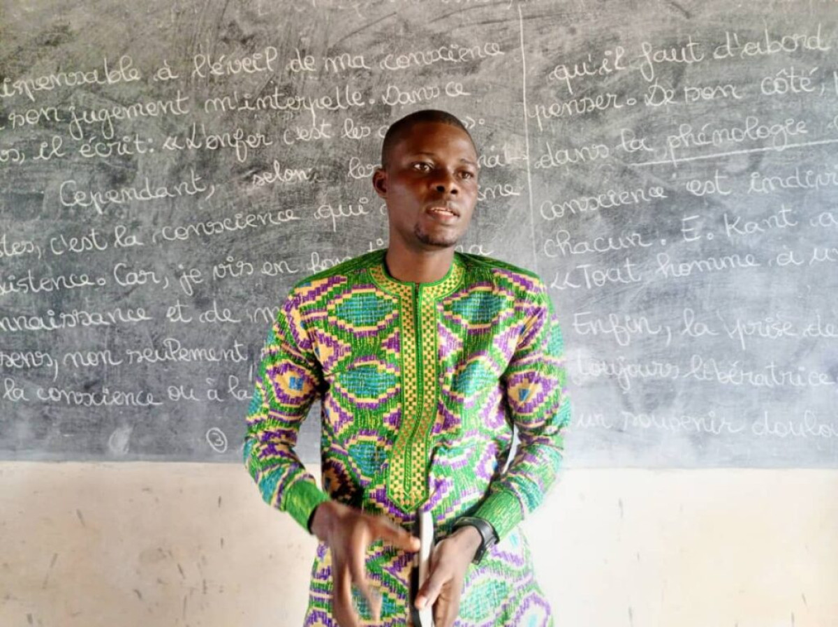 PARAKOU/LUTTE CONTRE LA CYBERCRIMINALITÉ  : Charmant Rovinis Ouidodjiché sensibilise les élèves du Ceg Albarika   