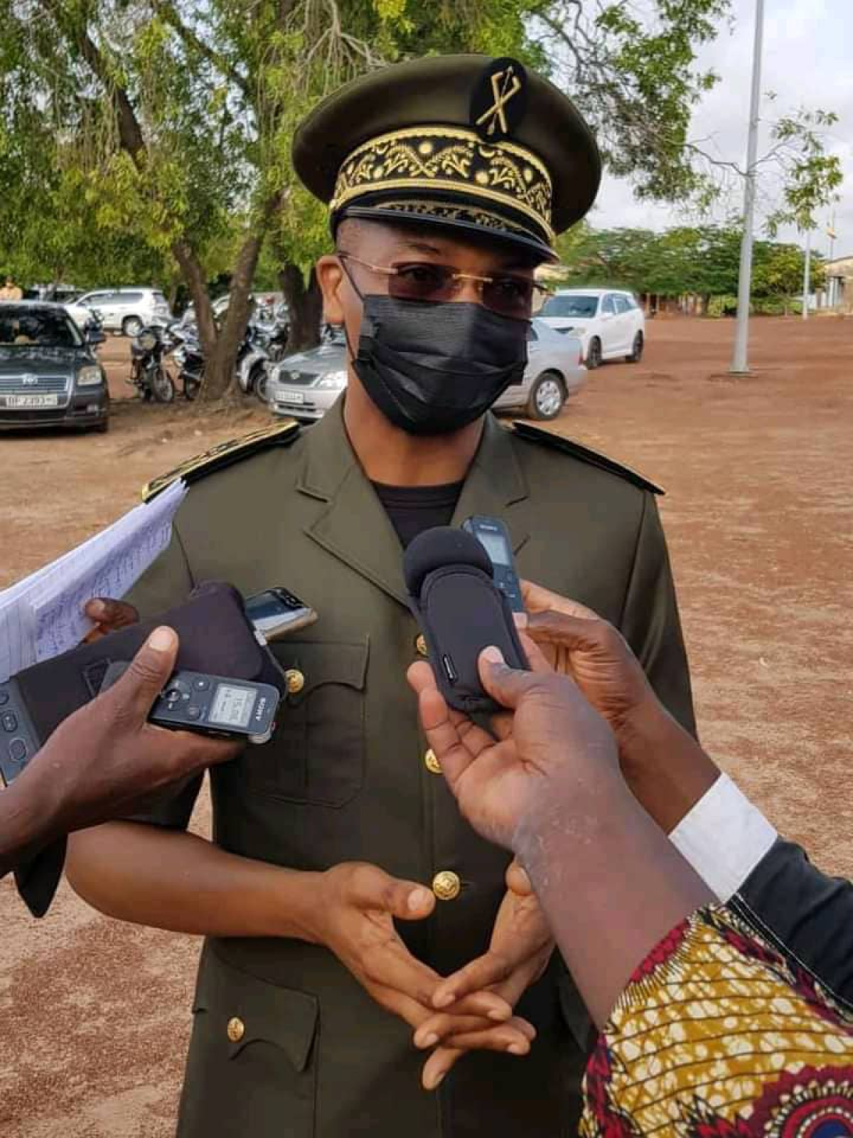 EXAMEN DU BEPC DANS LE BORGOU : Le préfet Mama Cissé dope le moral aux candidats . Plus de 12 000 composent