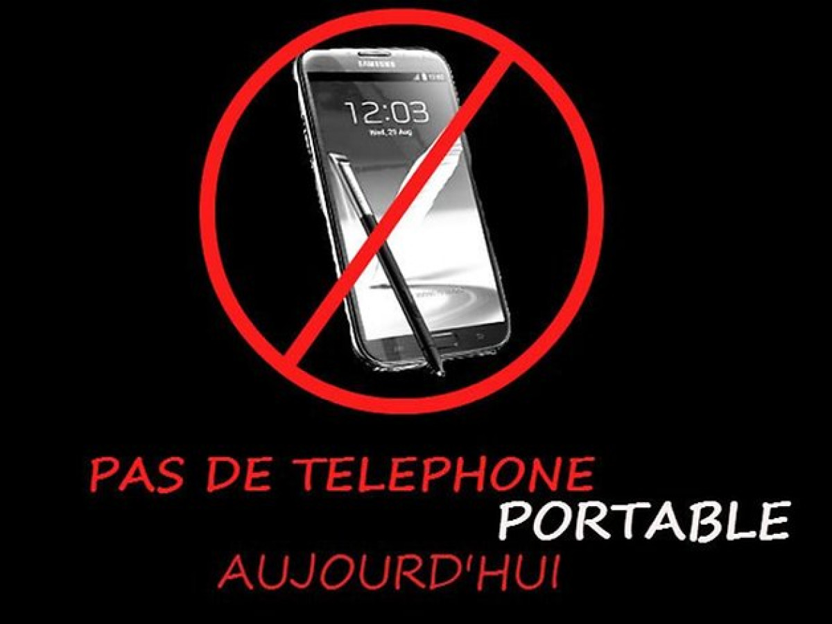 USAGE DU TÉLÉPHONE PORTABLE : Le doux poison inséparable des temps modernes