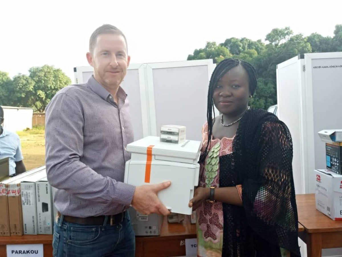 POUR UNE AMÉLIORATION DES SERVICES D&rsquo;ÉTAT CIVIL DES MAIRIES DU BORGOU: La coopération Suisse offre des matériels aux communes