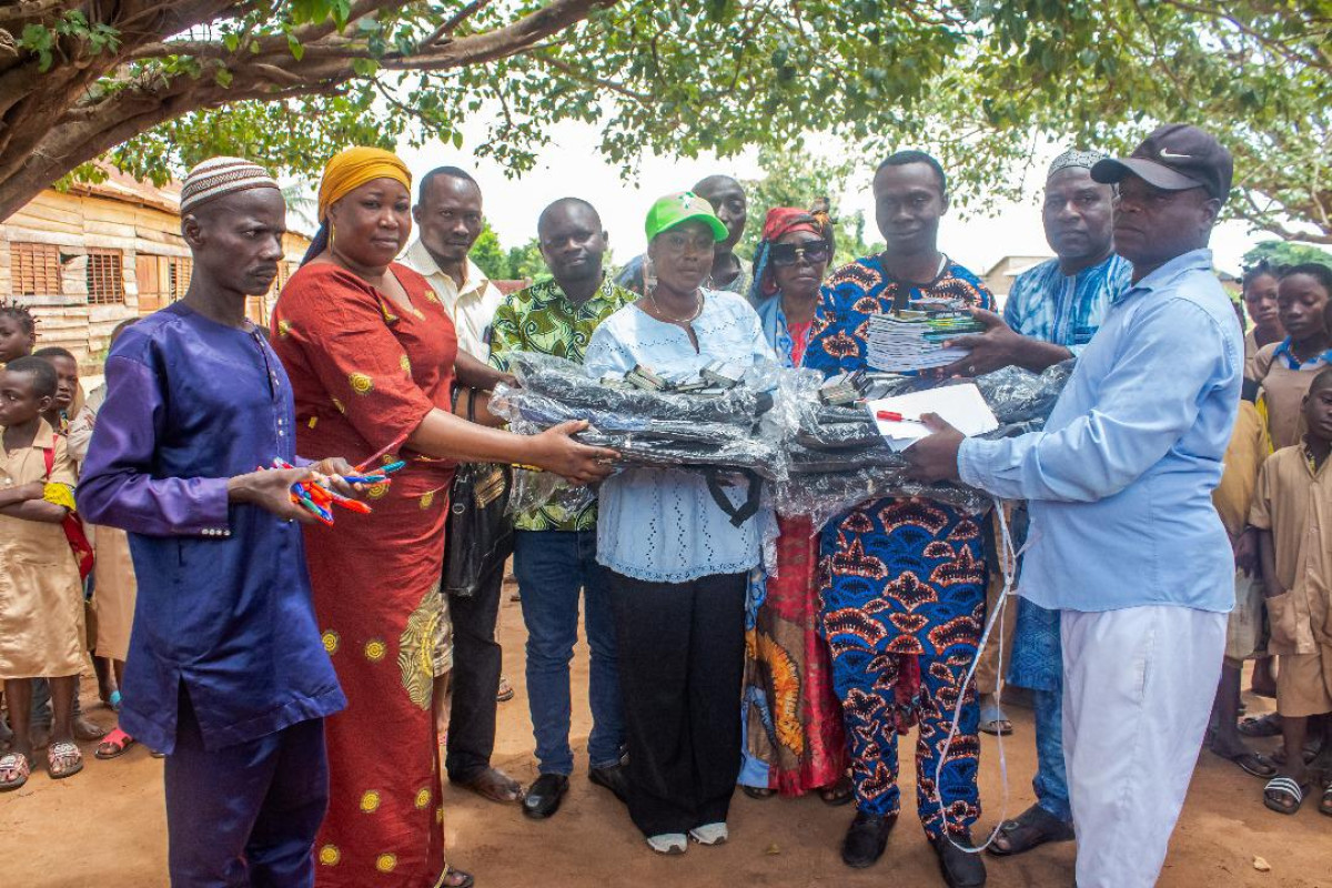 Hautement social à Parakou: Adiza Arouna vole au secours des élèves démunis