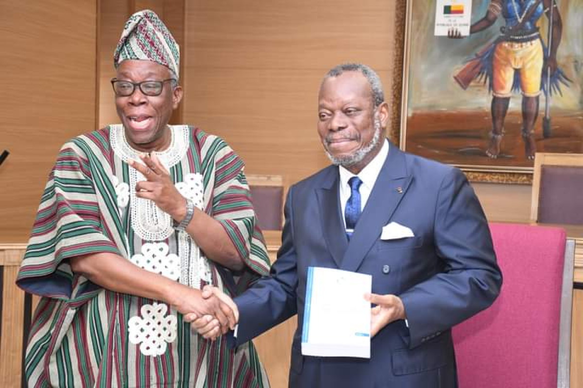 COUR CONSTITUTIONNELLE DU BÉNIN : Des hommages rendus à Théodore Holo et Robert Dossou