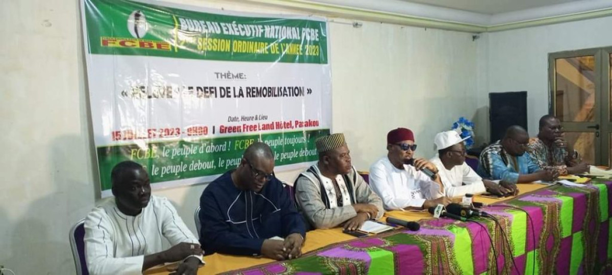 EN SESSION ORDINAIRE À PARAKOU : La Fcbe lance la machine de la remobilisation des militants  . Paul Hounkpè prône la non violence et préconise le dialogue