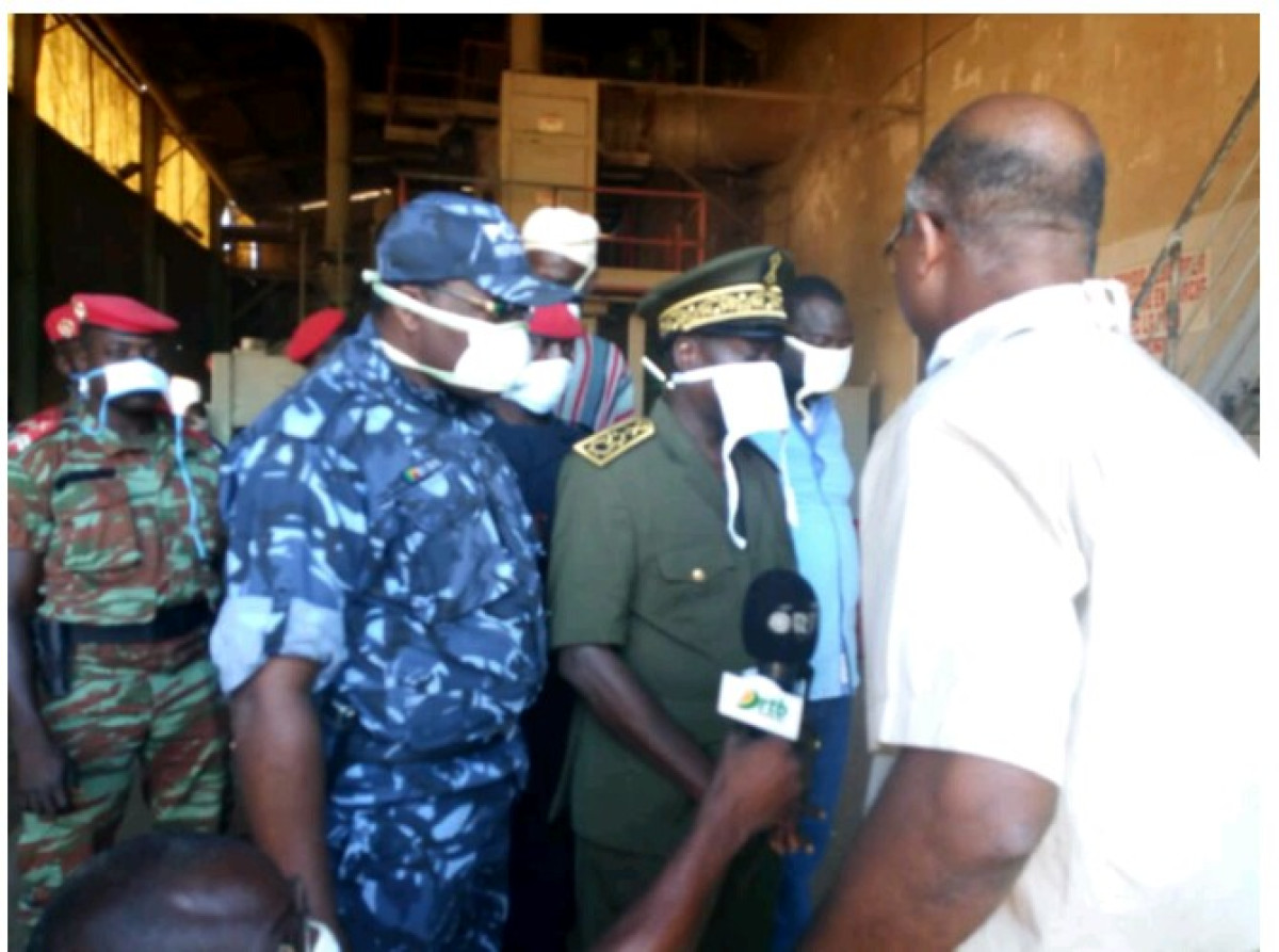 DESCENTE DU PRÉFET DE L&rsquo;ALIBORI DANS LES USINES D&rsquo;EGRENAGE DE COTON  : Moussa Mouhamadou s&rsquo;enquiert du niveau d&rsquo;avancement des travaux