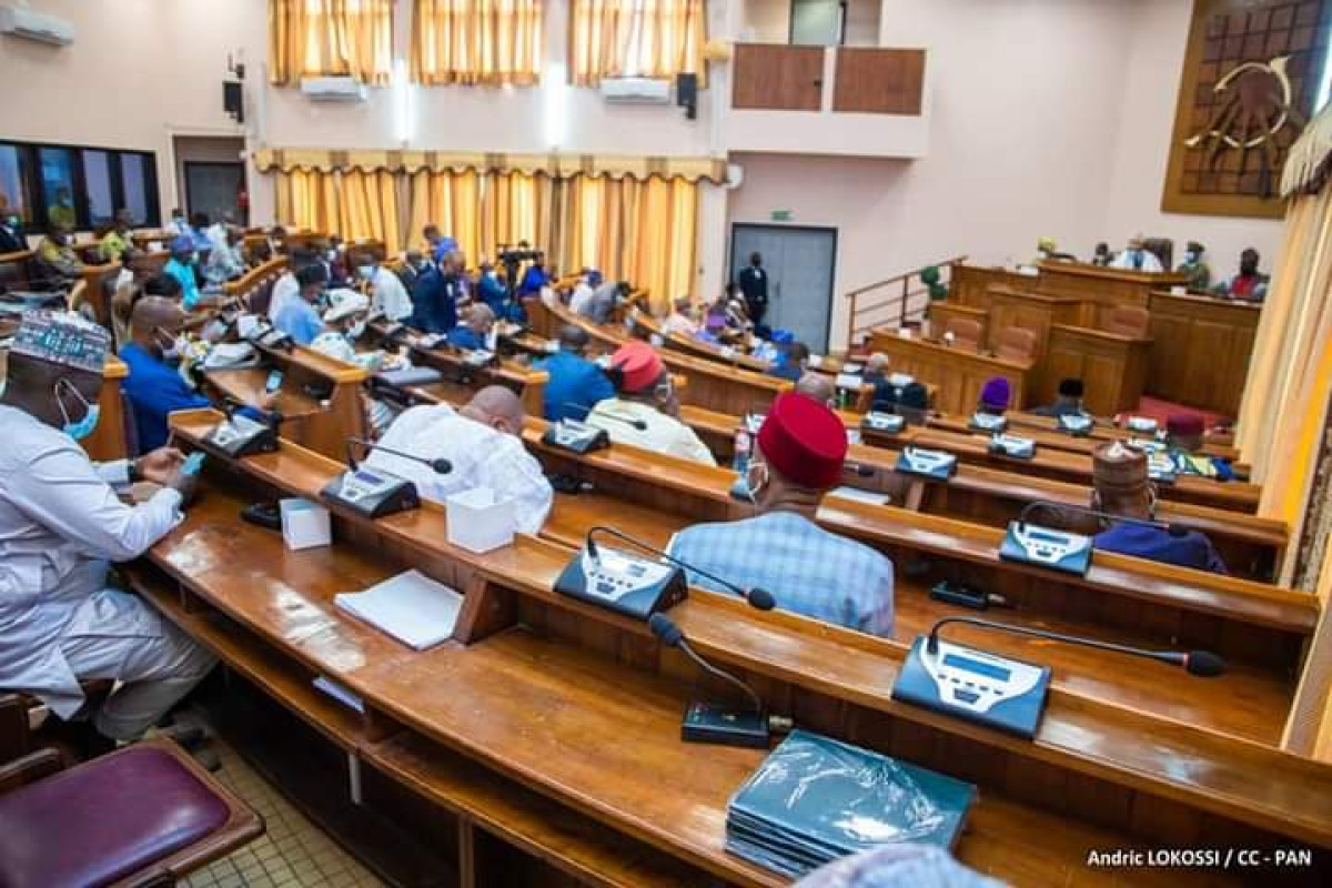 ASSEMBLEE NATIONALE/1 ERE SESSION ORDINAIRE DE 2021: Le président Vlavonou délivre un message de paix aux populations