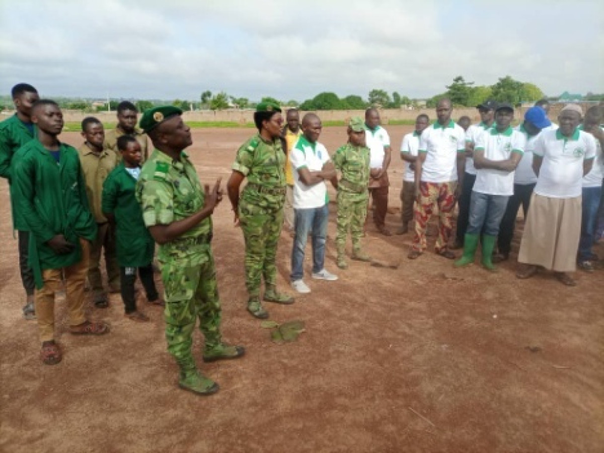 MISE EN TERRE DES PLANTS POUR LA LUTTE CONTRE LA DÉSERTIFICATION À PARAKOU : L&rsquo;Antb section Borgou fait le geste qui sauve
