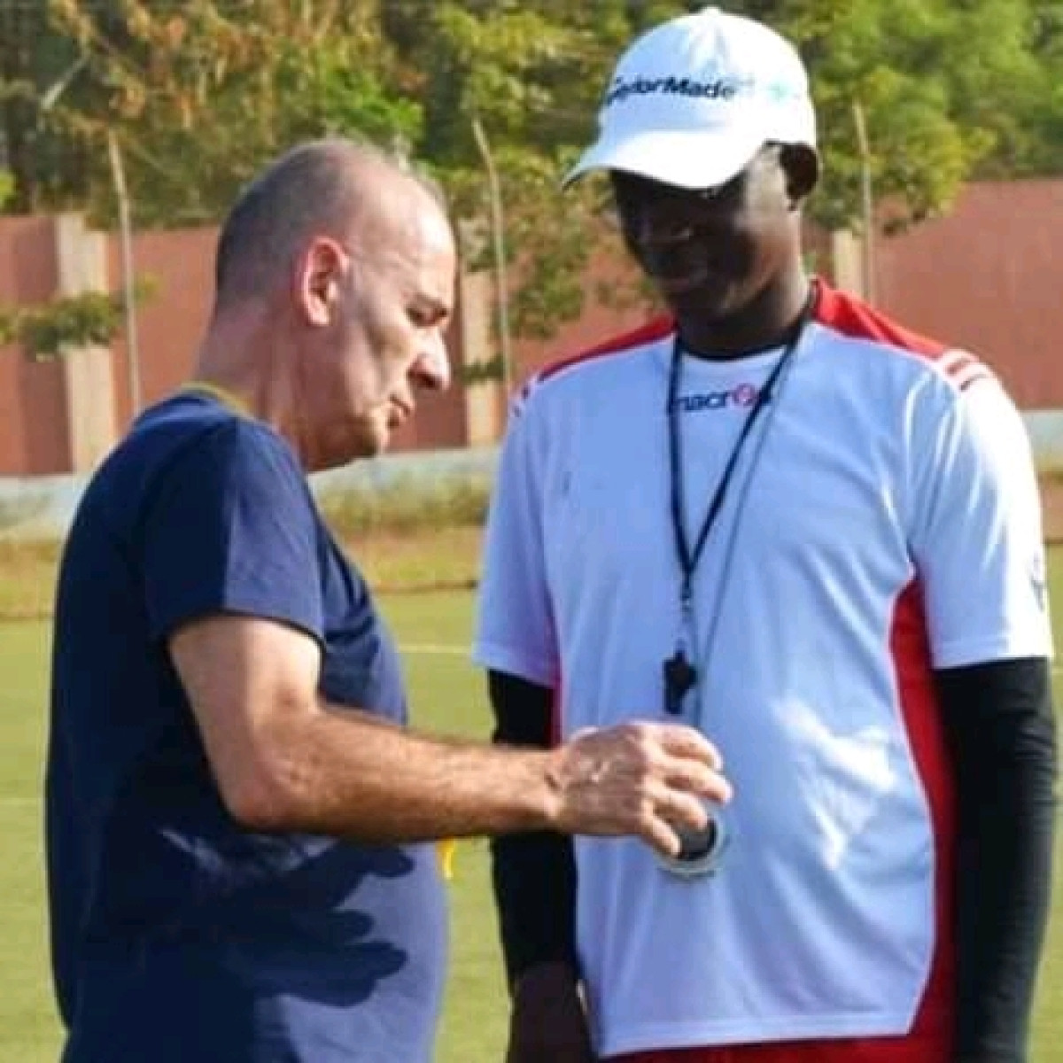 FOOTBALL À PARAKOU :     Les joueurs de Djeffa Fc renforcent leur capacité mentale     «Le football, c&rsquo;est pourquoi, quand et où tu dois donner la passe&#8230;», dixit Roberto Bassi