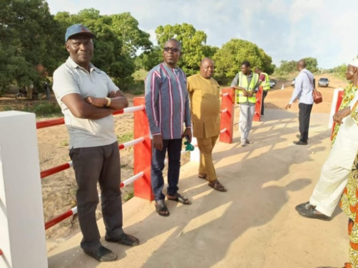 BARRAGE DE NIKKI : Le maire Roland Lafia inaugure une passerelle