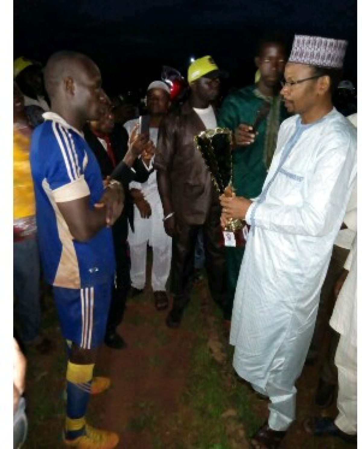 FINALE DE LA 2E ÉDITION DU TOURNOI ‘’ EVEIL ET SOLIDARITÉ DE LA JEUNESSE DE KALALE ’’ : Dr Adamou Mama Sambo en phase avec la jeunesse de Kalalé