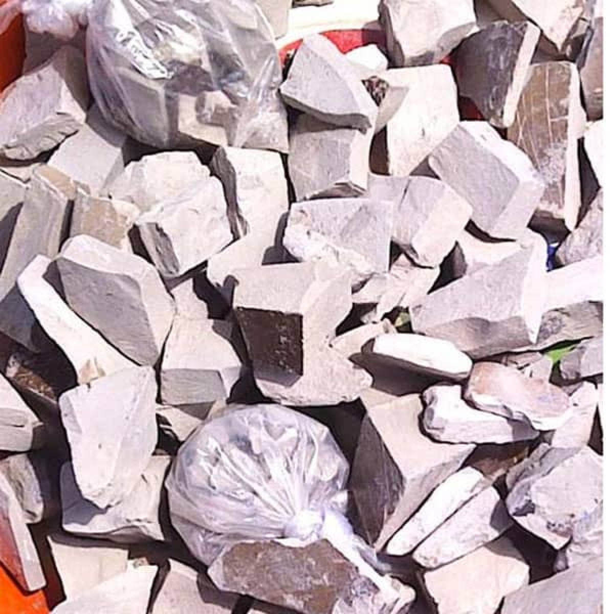 CONSOMMATION DU KAOLIN PENDANT LA GROSSESSE : Entre satisfaction d&rsquo;envie et prise de gros risque médical