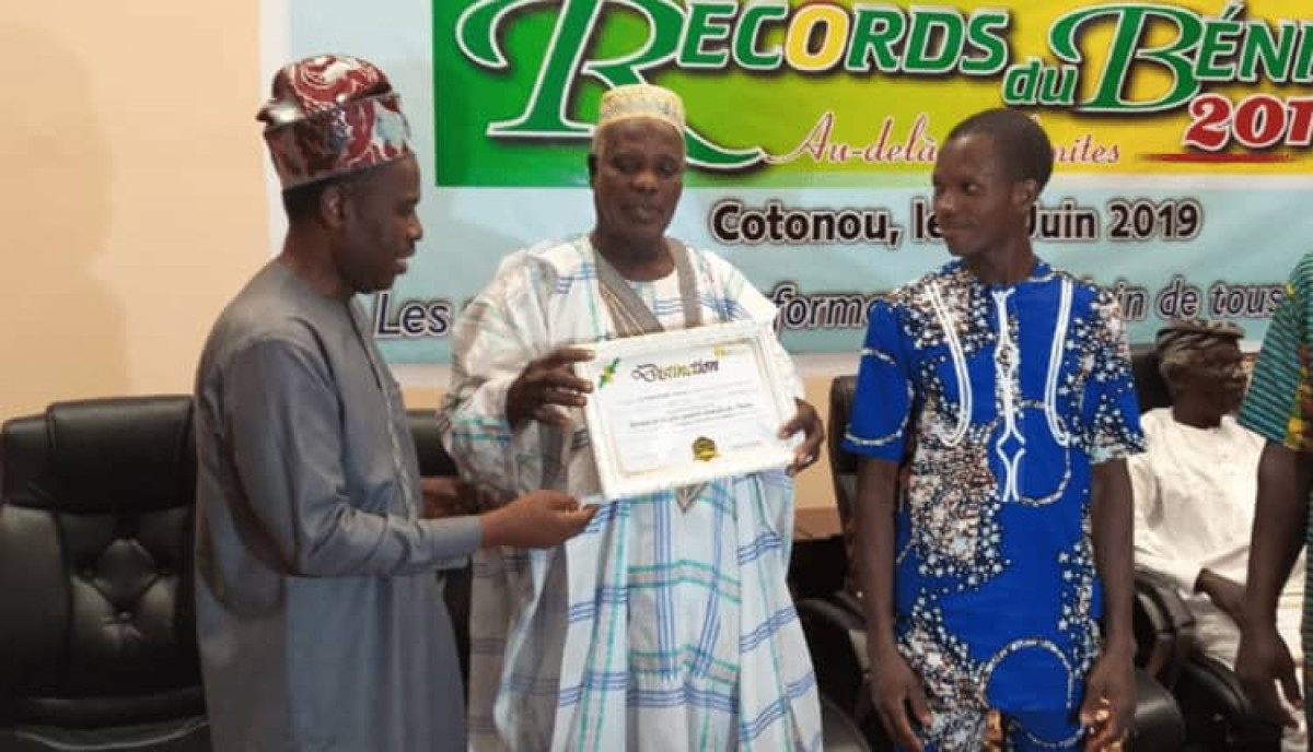 VIVANT AVEC 44 FEMMES ET 157 ENFANTS,   L’homme le plus fertile du Bénin distingué
