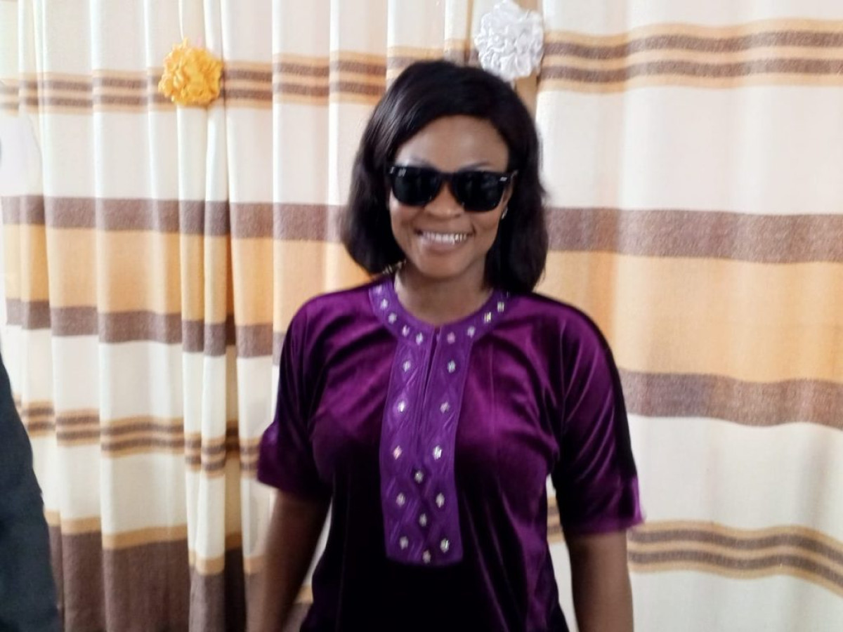 JOURNÉES DE CHARITÉ DE L&rsquo;ARCHIDIOCÈSE DE PARAKOU : L’artiste Zeynab Habib offre un demi-million à la Caritas-Bdbd