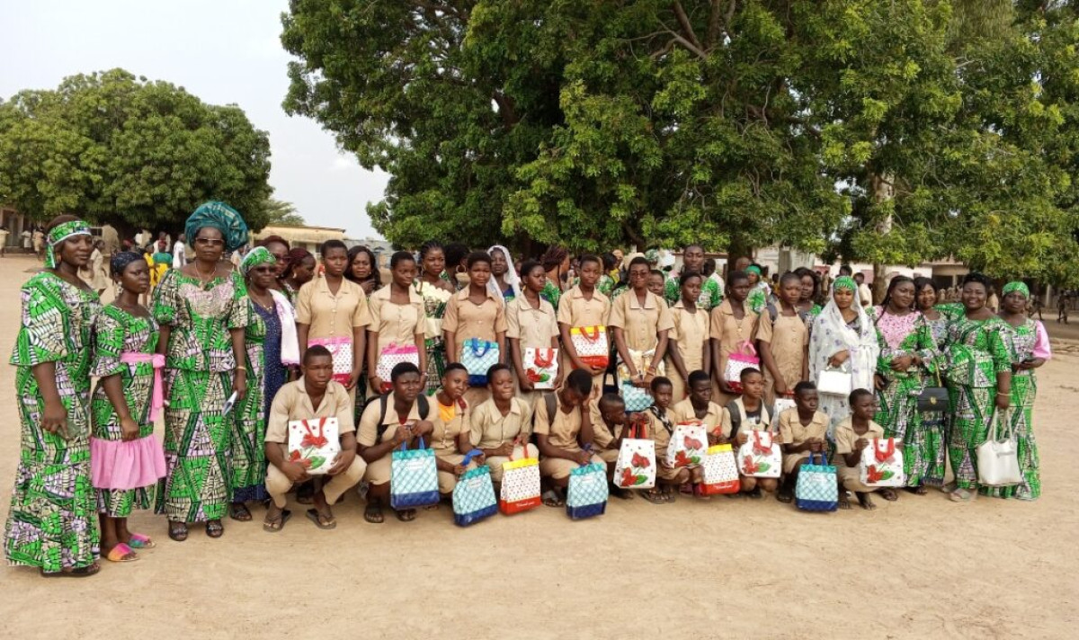 PROMOTION DE L&rsquo;EXCELLENCE AU CEG ALBARIKA DE PARAKOU : Les meilleures élèves filles primées
